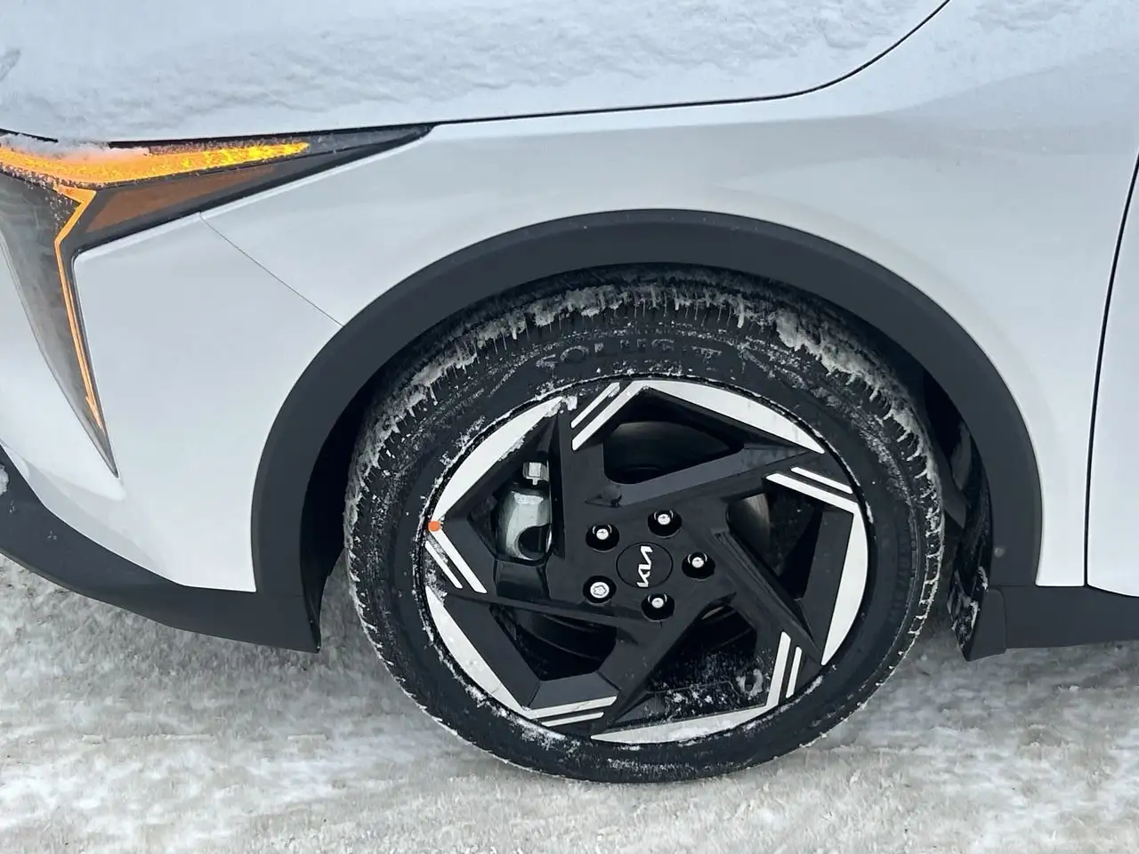 Kia K4 снимка Kia K4