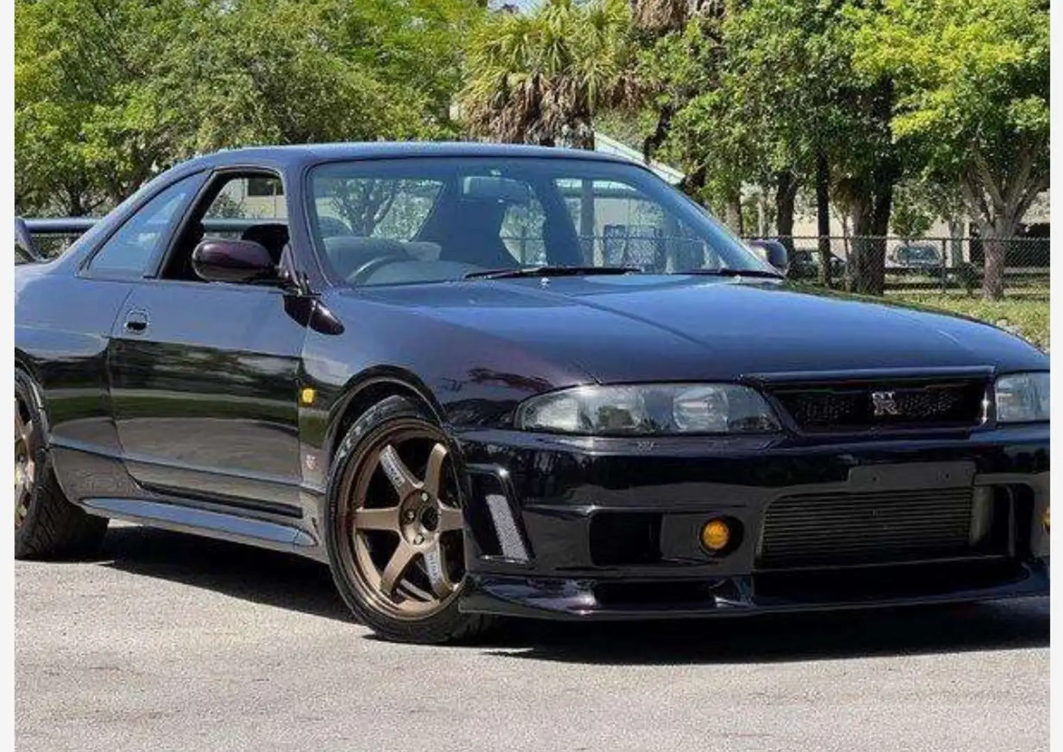 Nissan GT-R Schwarz - 1