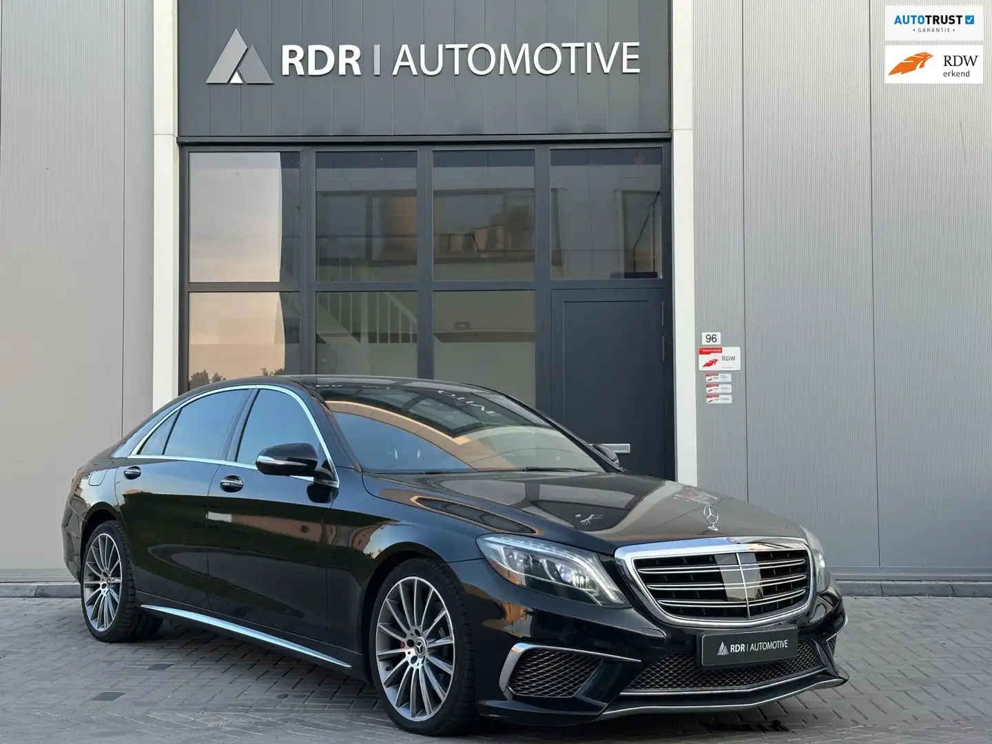 Mercedes-Benz S 350 BLUETEC PRESTIGE PLUS AMG LANG crna - 1