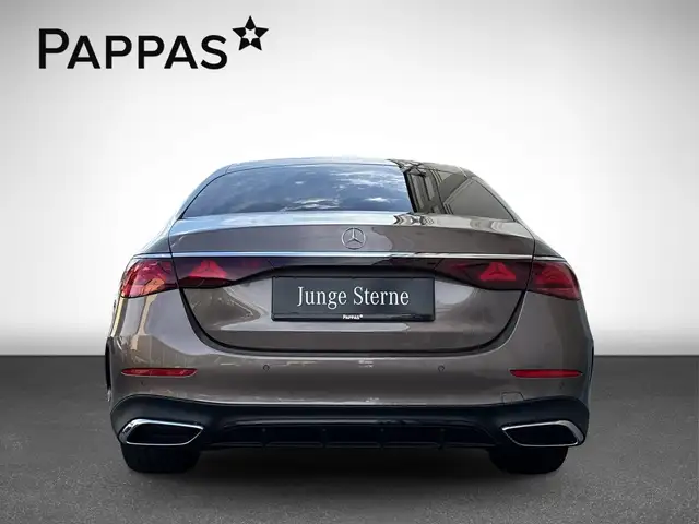 Mercedes-Benz E 200 4MATIC Limousine PTS LED SHZ Ansicht 5