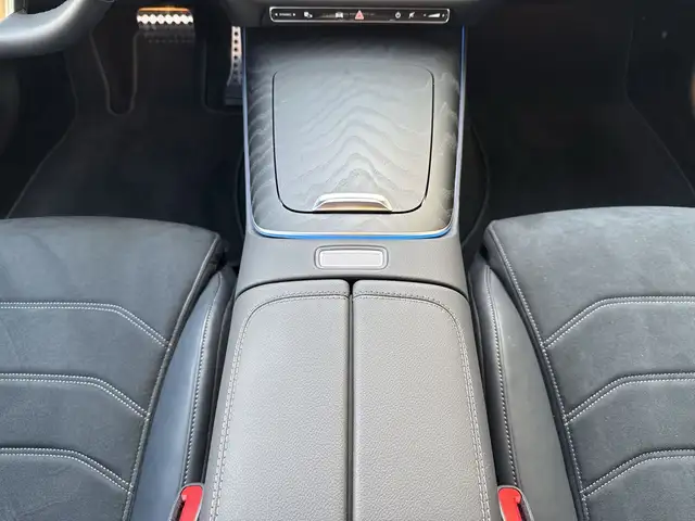 Mercedes-Benz E 200 4MATIC Limousine PTS LED SHZ Ansicht 17