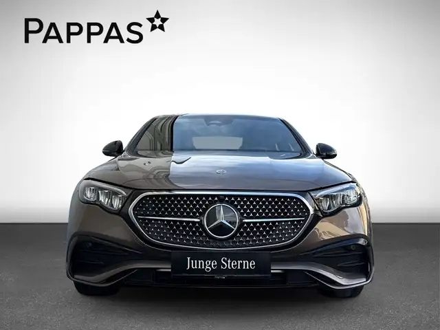 Mercedes-Benz E 200 4MATIC Limousine PTS LED SHZ Ansicht 4