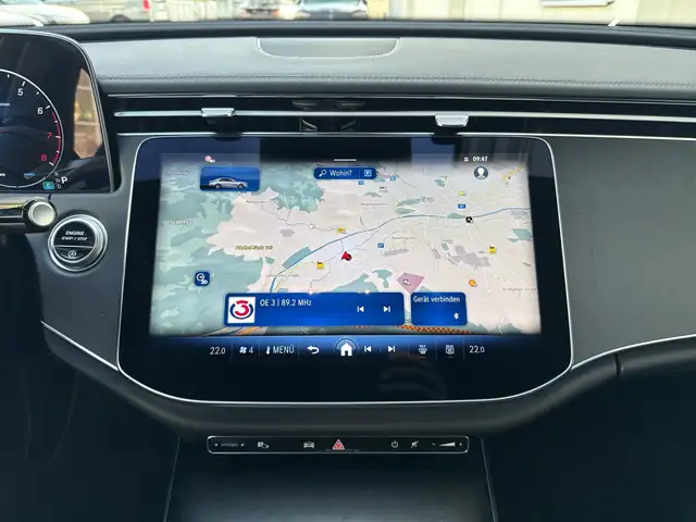 Mercedes-Benz E 200 4MATIC Limousine PTS LED SHZ Ansicht 10