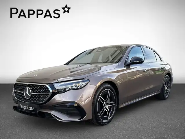 Mercedes-Benz E 200 4MATIC Limousine PTS LED SHZ Ansicht 2