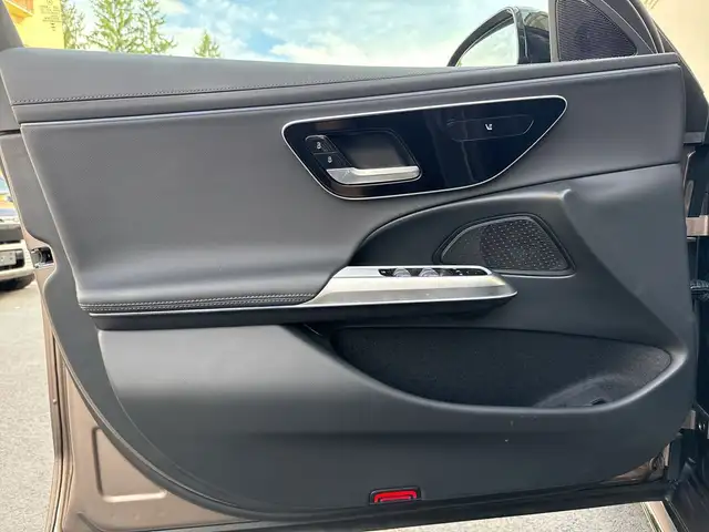 Mercedes-Benz E 200 4MATIC Limousine PTS LED SHZ Ansicht 11