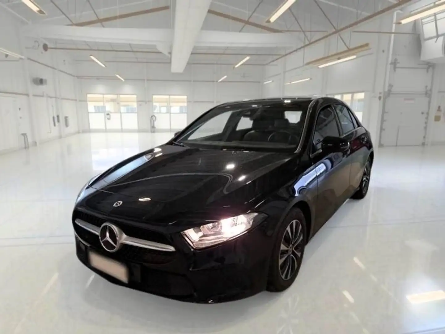 Mercedes-Benz A 180 A 180 d Automatic Business Schwarz - 1
