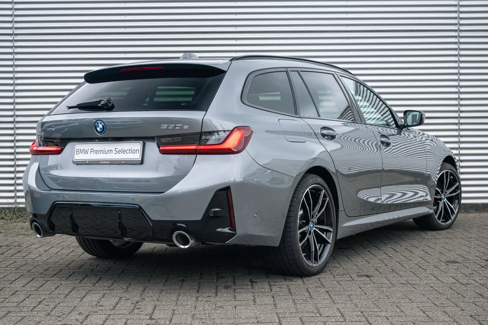 BMW 330 3 Serie Touring 330e xDrive High Executive M Sport Серый - 2