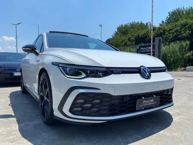 Volkswagen Golf view 5
