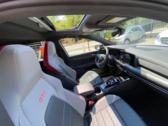 Volkswagen Golf view 13