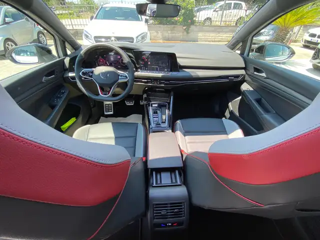 Volkswagen Golf view 12