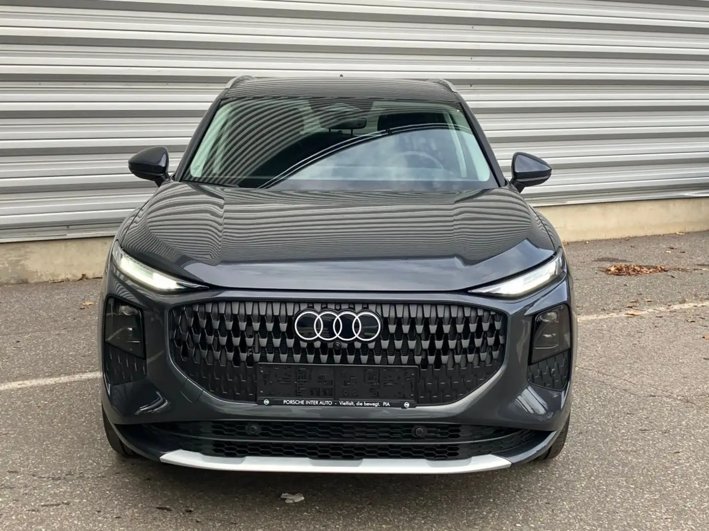 Audi Q3 TFSI quattro 150 kW Grau - 2