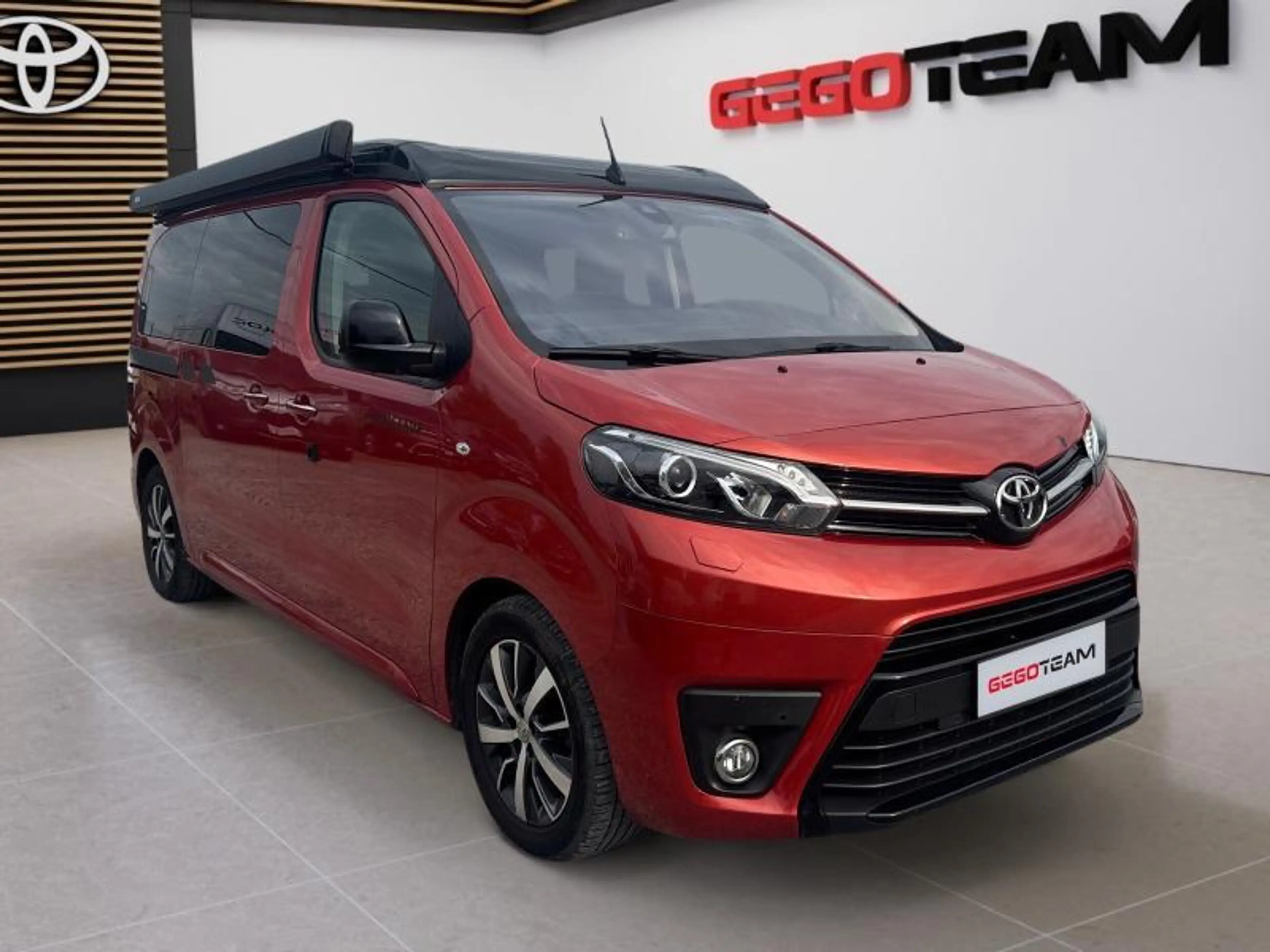Toyota Verso 2.0D CROSSCAMP — photo 7