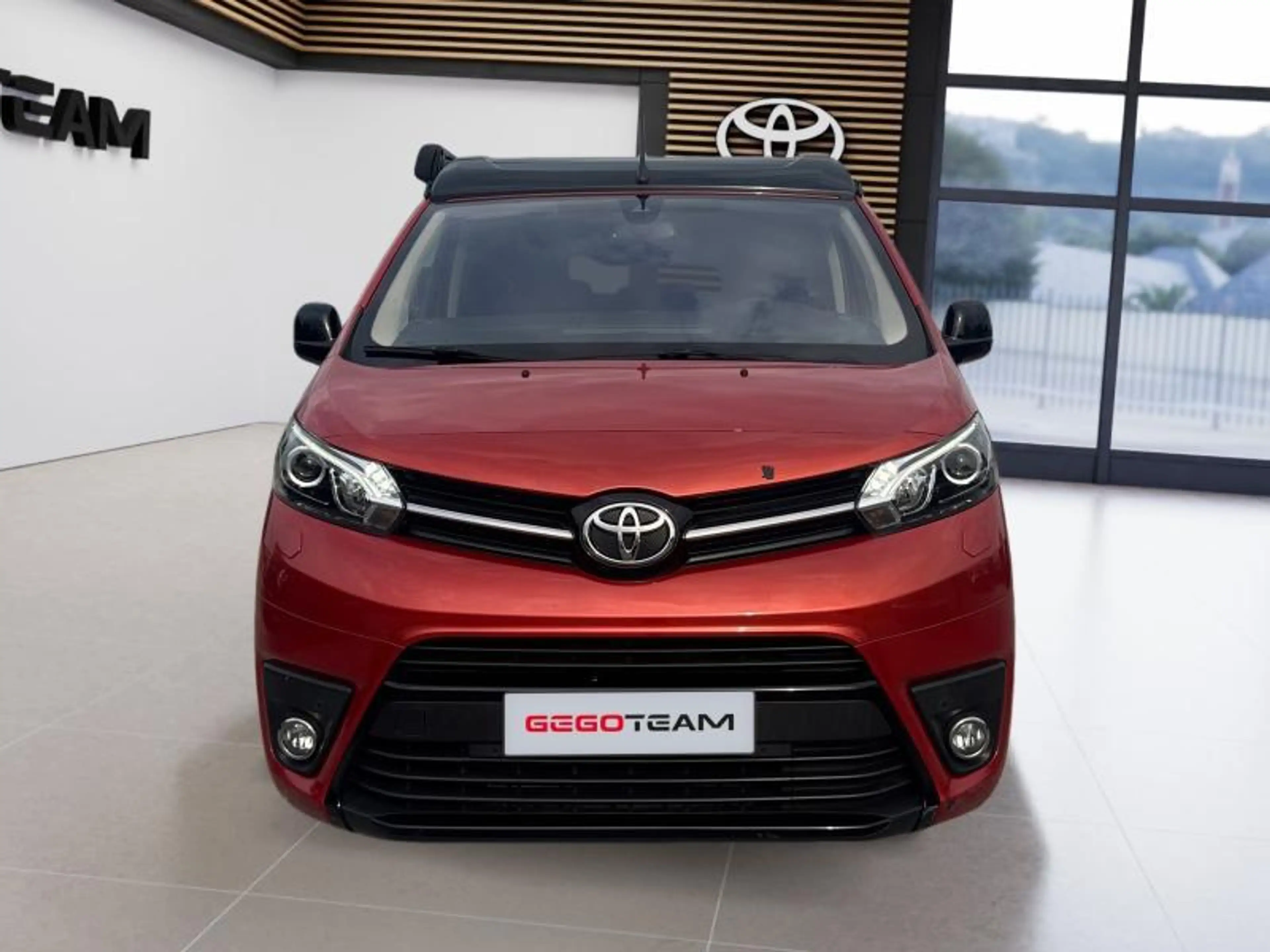 Toyota Verso 2.0D CROSSCAMP — photo 8