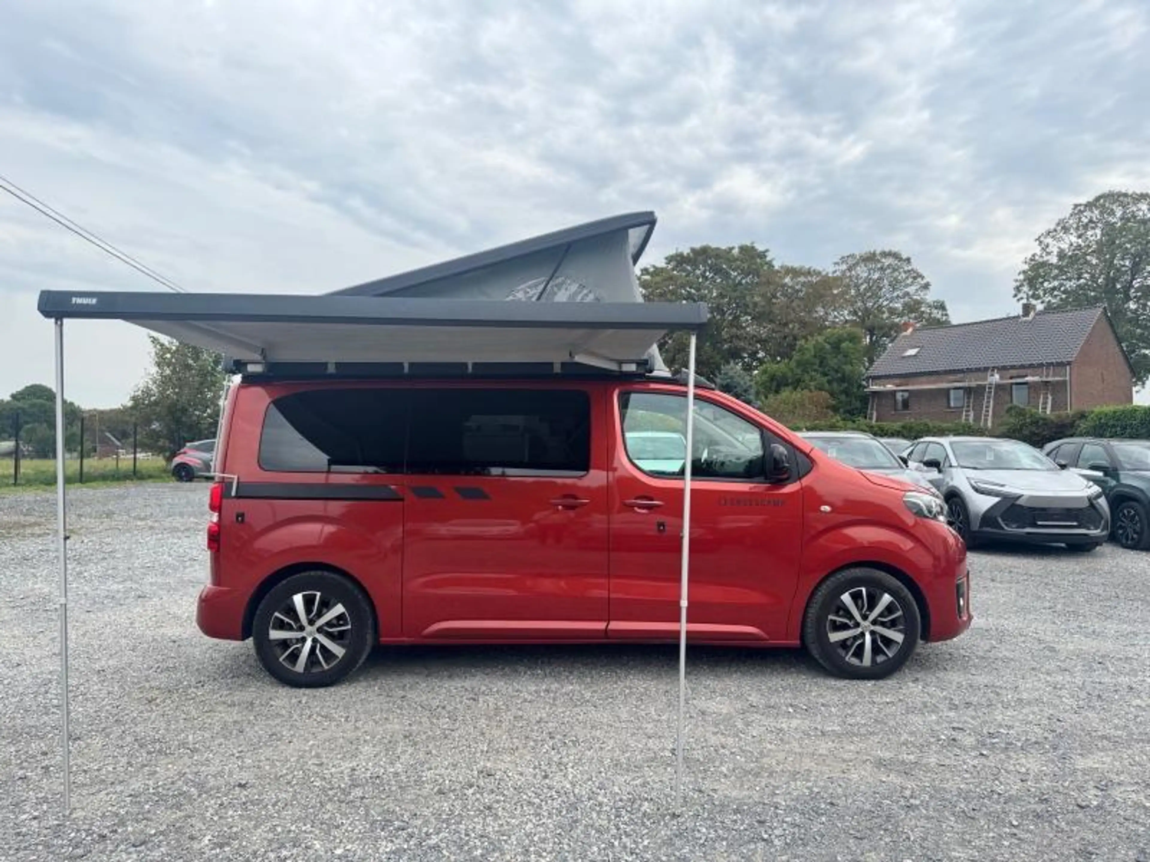 Toyota Verso 2.0D CROSSCAMP — photo 10