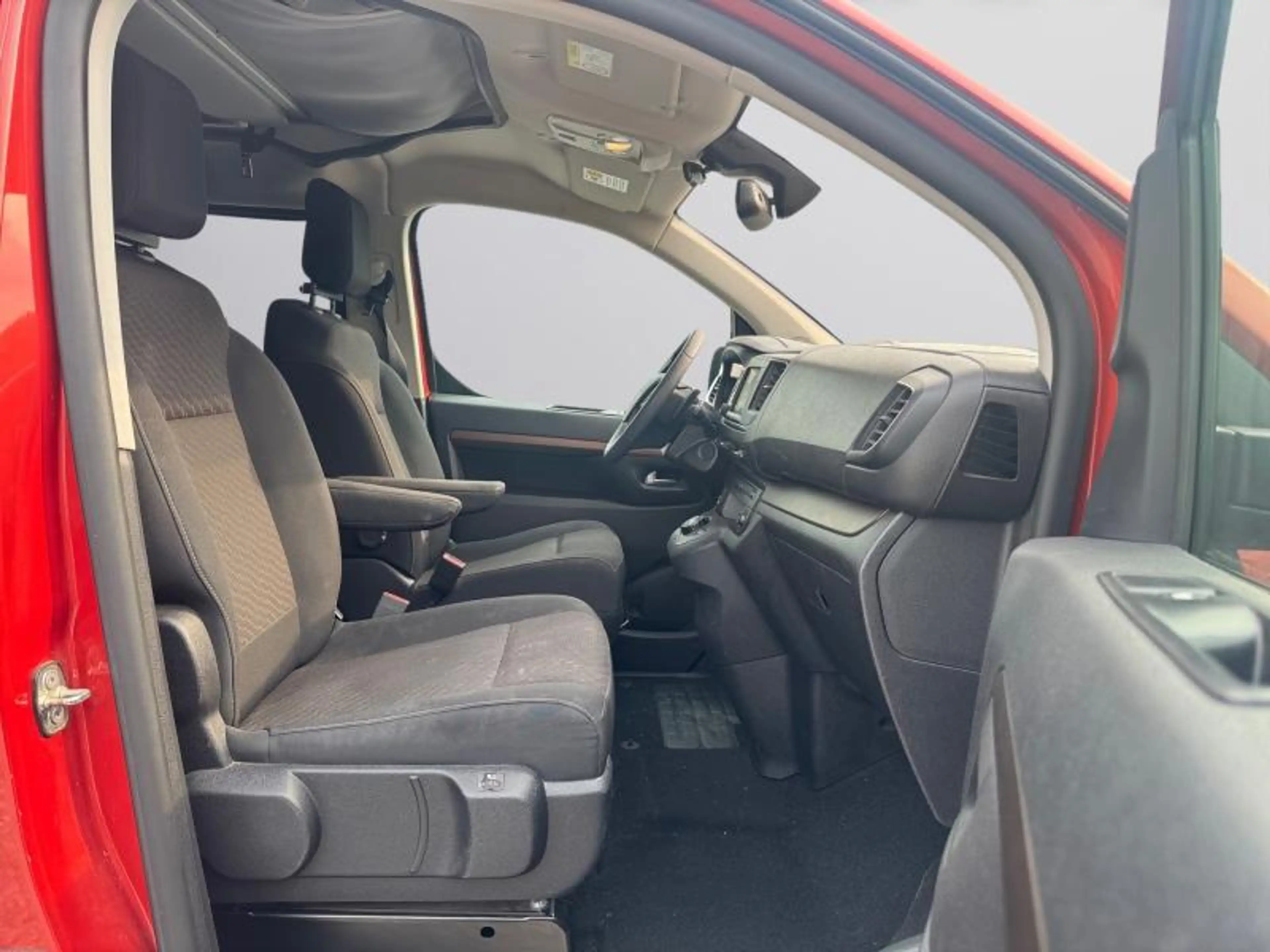 Toyota Verso 2.0D CROSSCAMP — photo 13