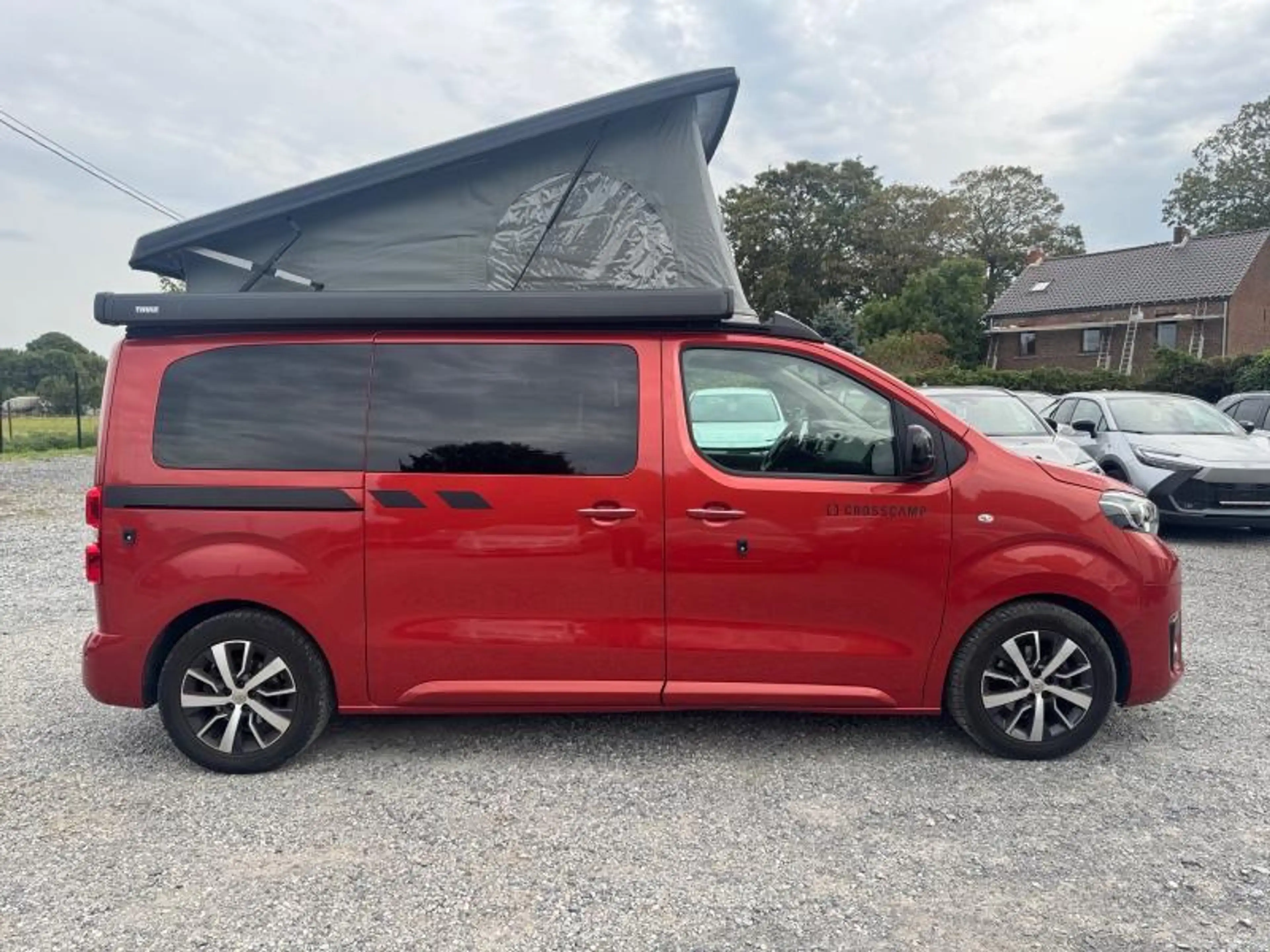 Toyota Verso 2.0D CROSSCAMP — photo 9
