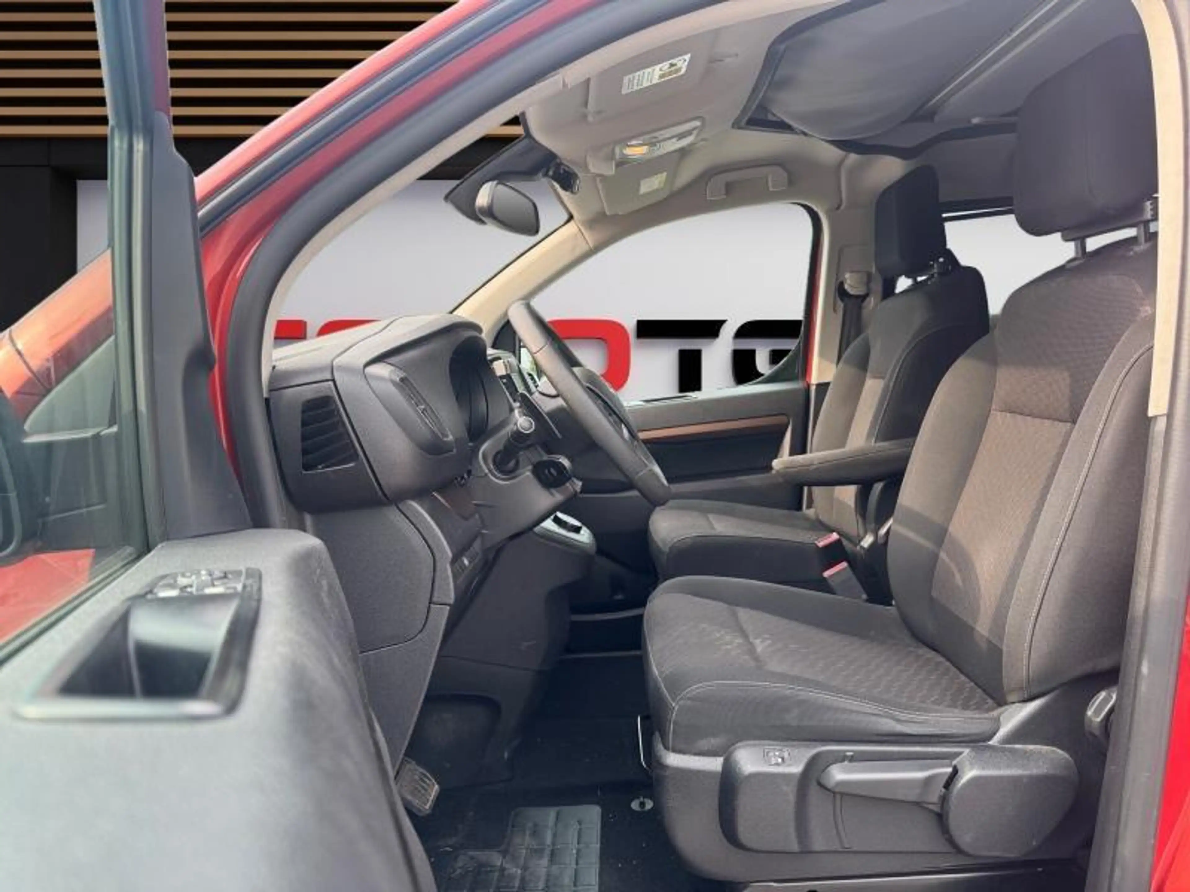 Toyota Verso 2.0D CROSSCAMP — photo 12