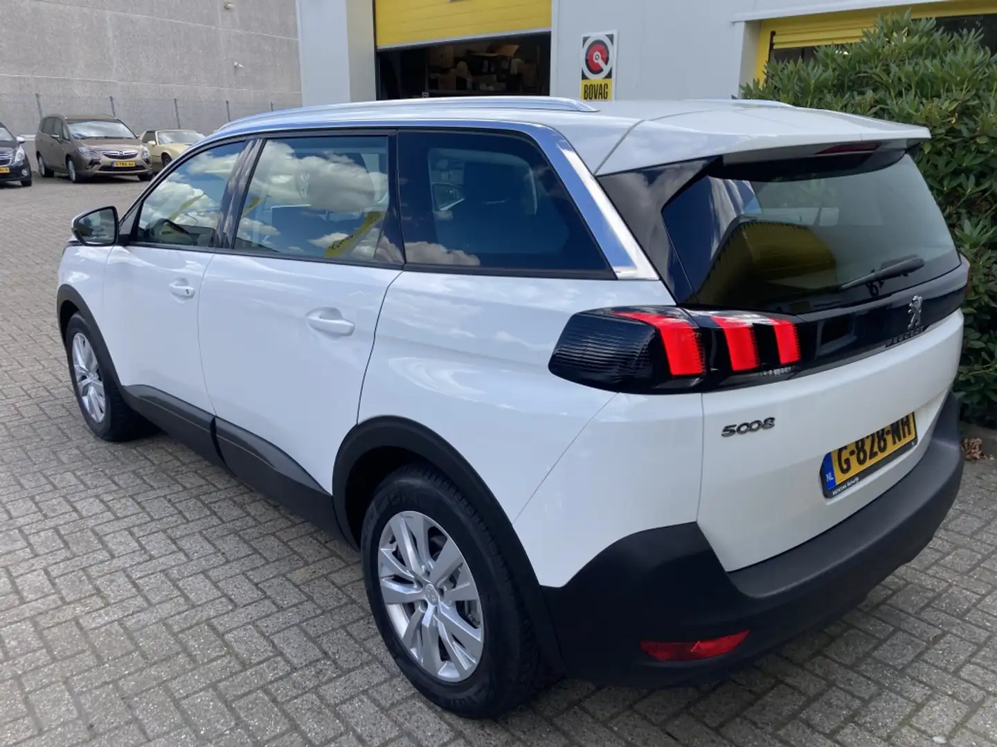 Peugeot 5008 1.2 BL. Executive 7 Persoons Navigatie 1e Eigenaar Wit - 2