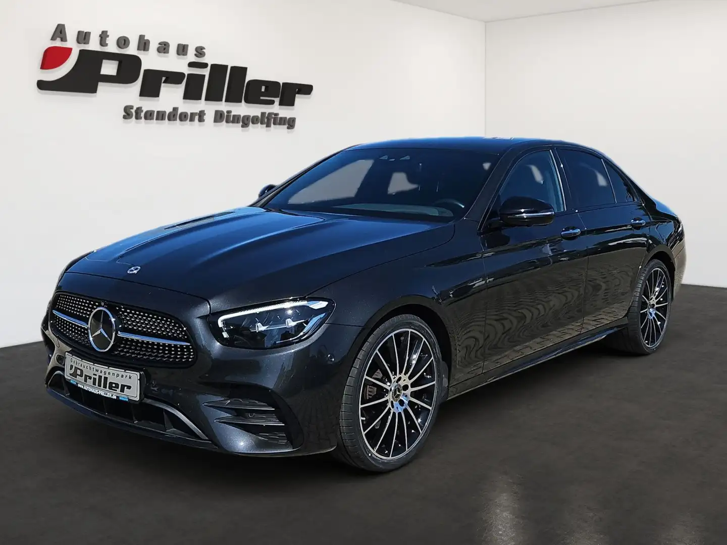 Mercedes-Benz E 220 d Limousine 4Matic AMG Line/AHK/DAB/HUD/LED Grau - 1