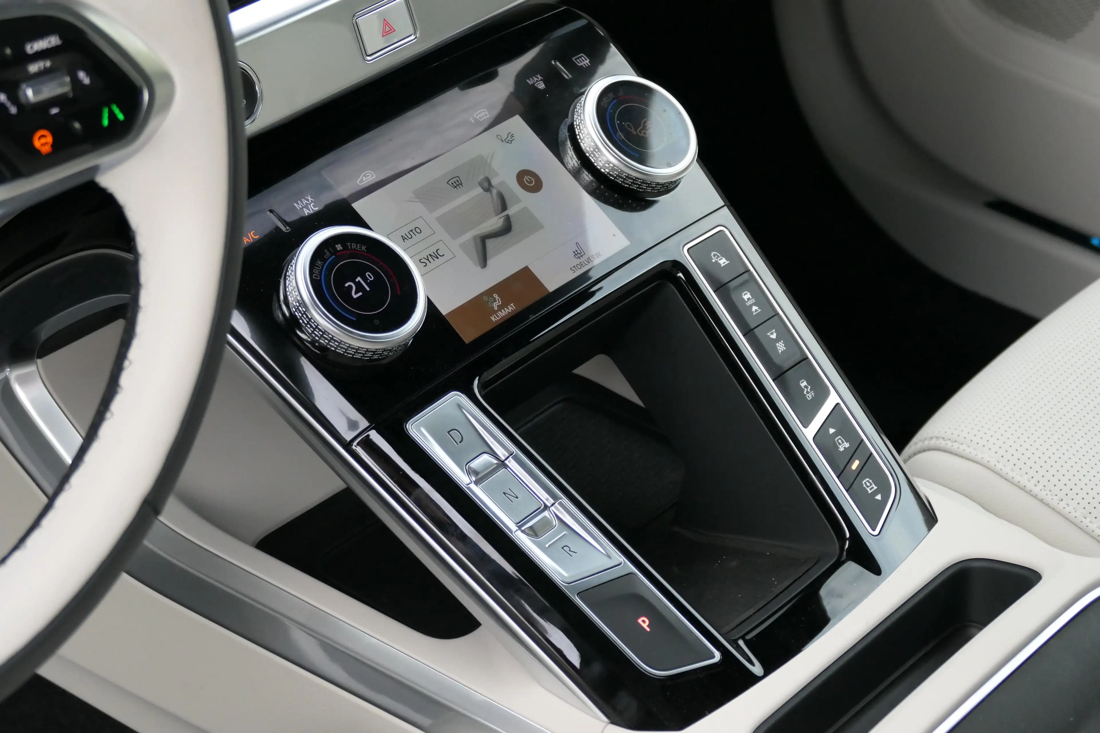 Jaguar I-Pace - I-PACE R-DYNAMIC SE AUT. — photo 13