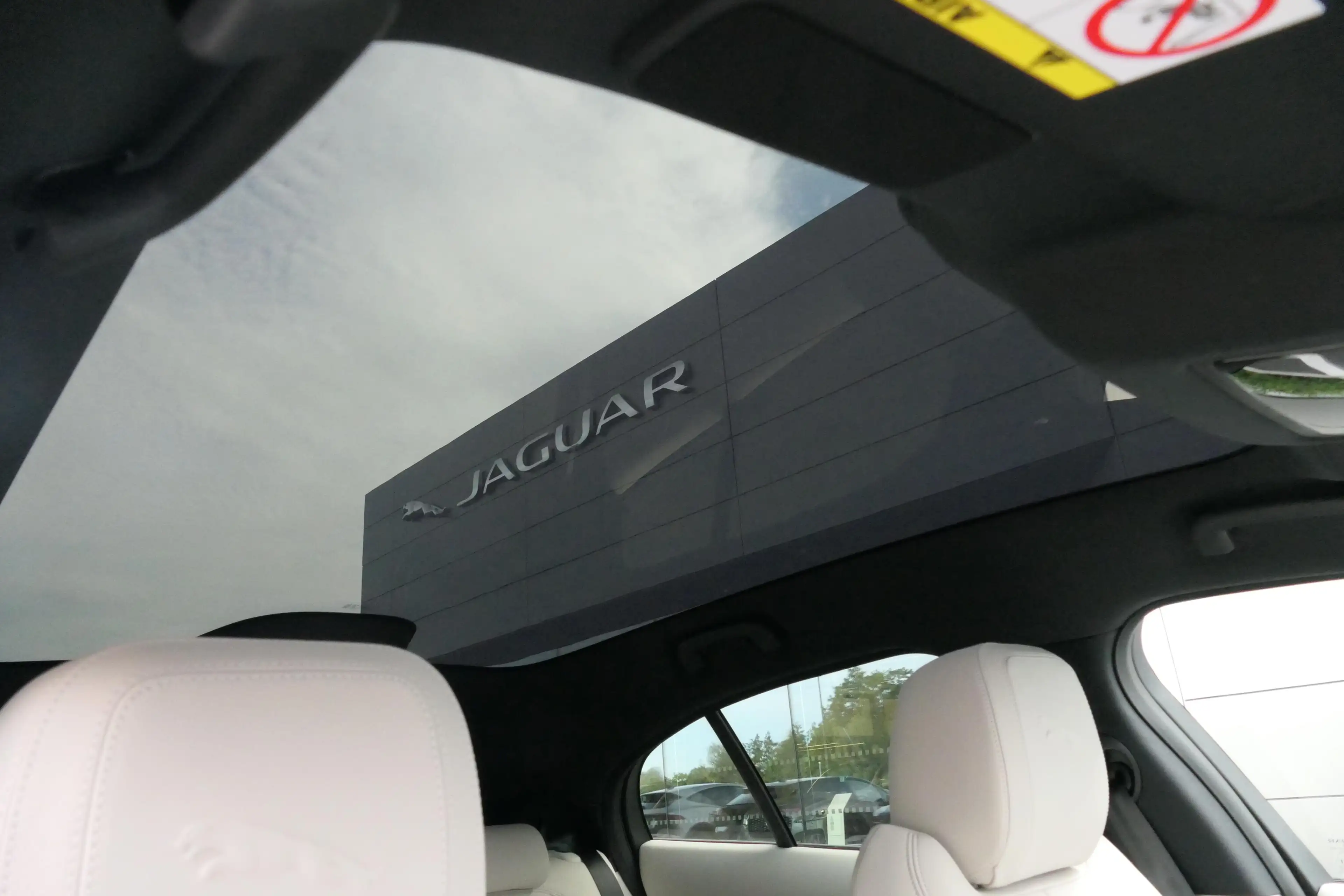 Jaguar I-Pace - I-PACE R-DYNAMIC SE AUT. — photo 15