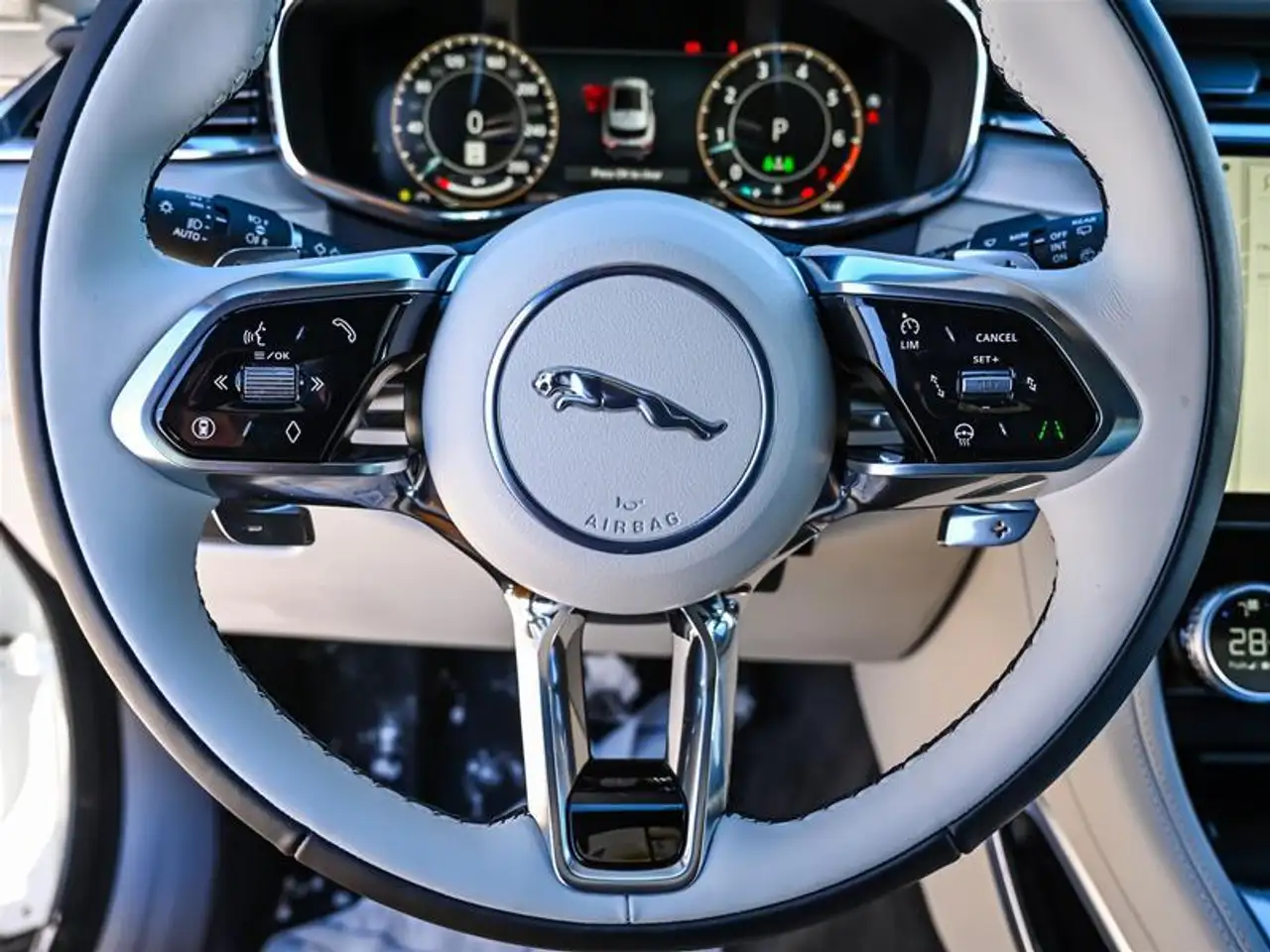 Jaguar F-Pace снимка Jaguar F-Pace
