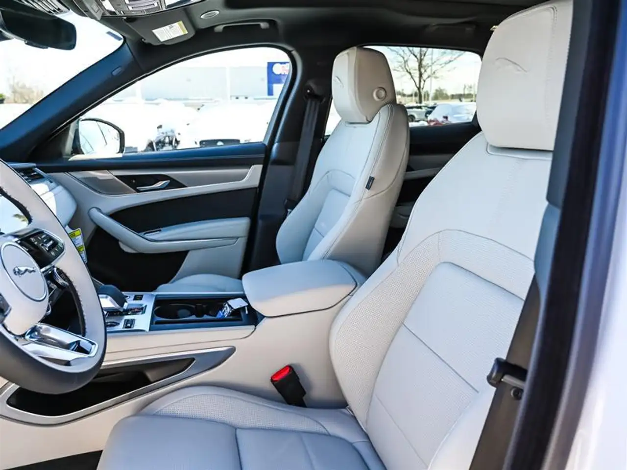 Jaguar F-Pace снимка Jaguar F-Pace