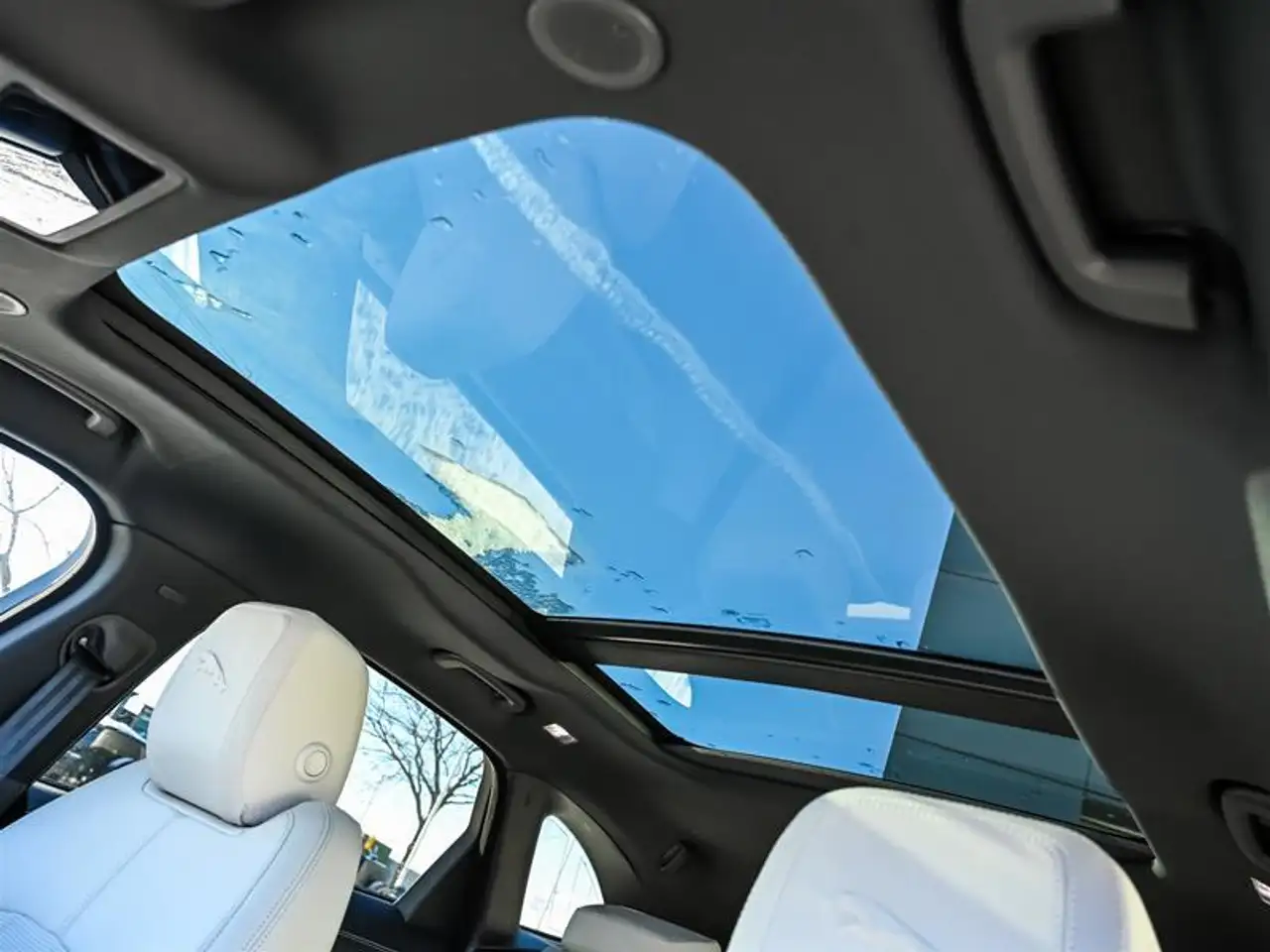 Jaguar F-Pace снимка Jaguar F-Pace