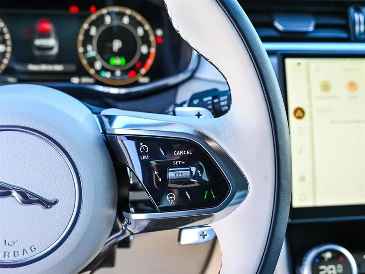 Jaguar F-Pace снимка Jaguar F-Pace