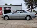 Mercedes-Benz E 220 W124 TÜV+H-ZULASSUNG NEU AUS 1.HAND Silber - thumbnail 3