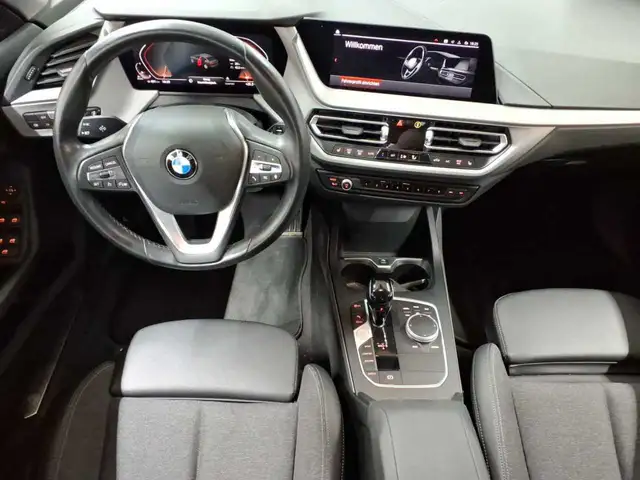 BMW 2 Series view 10