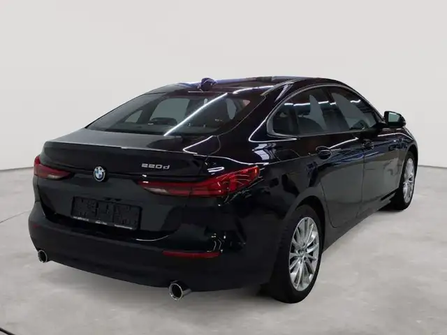 BMW 2 Series view 4