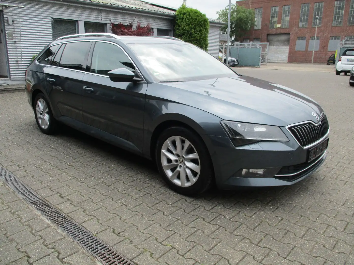 Skoda Superb Combi 2.0TDI Active Aut. virtual Cockpit - 1