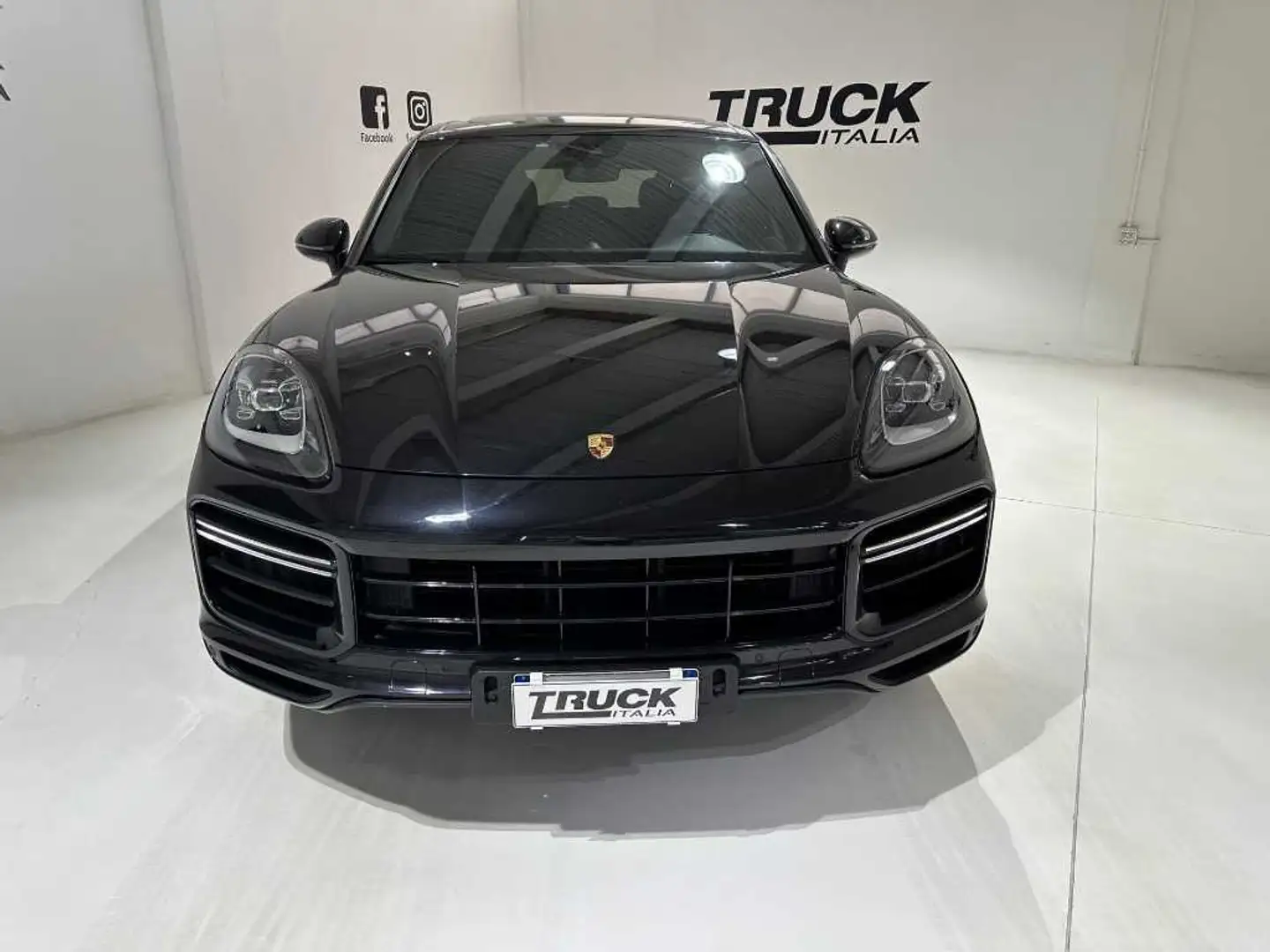 Porsche Cayenne III 2018 - Cayenne 4.0 Turbo tiptronic Nero - 2