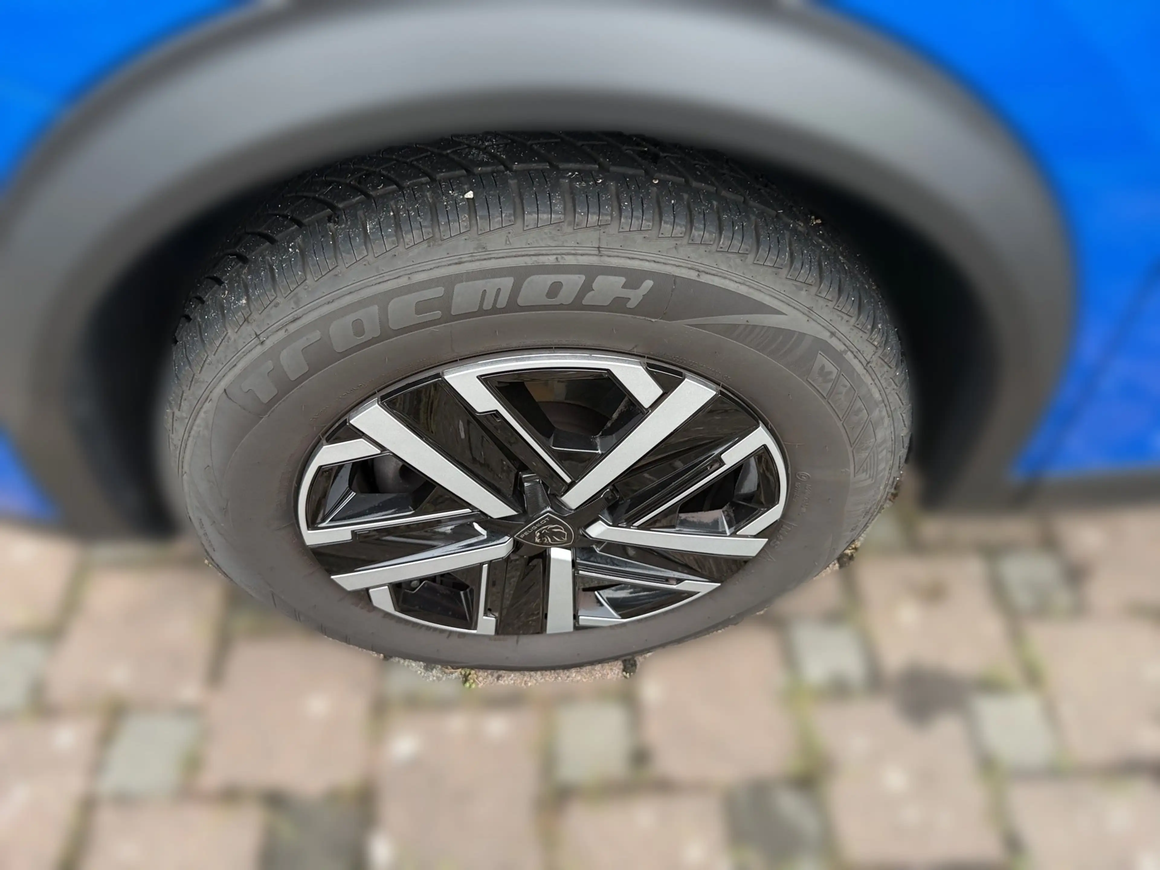 Peugeot 2008 1.2 PureTech 100 Active LED PDC KlimaA — photo 4