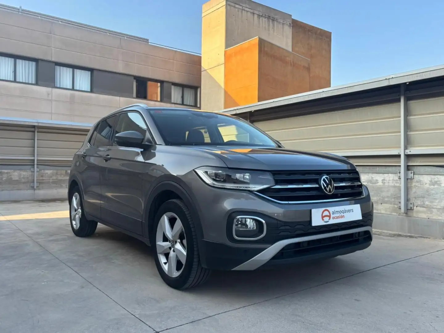 Volkswagen T-Cross SPORT 1.0 TSI 110CV 5P Gris - 1