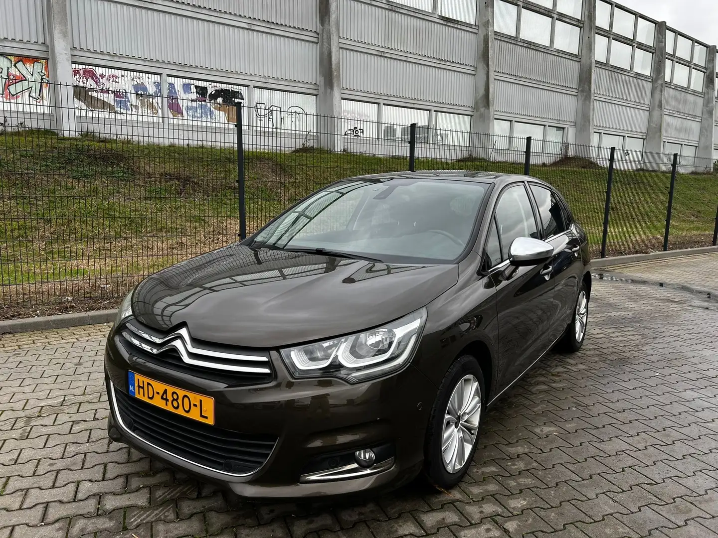 Citroen C4 1.2 Feel collection E-thp Bruin - 1