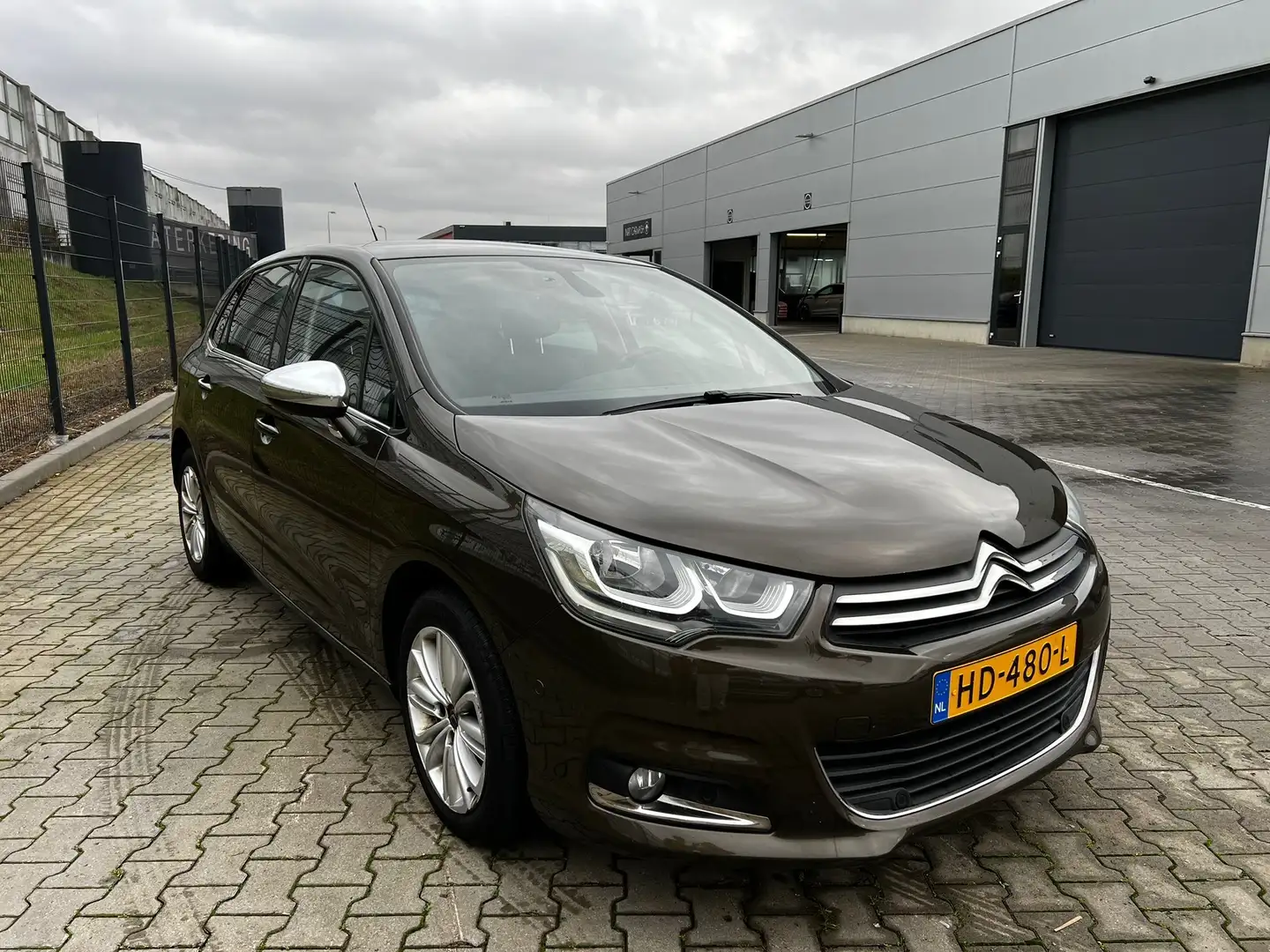 Citroen C4 1.2 Feel collection E-thp Bruin - 2