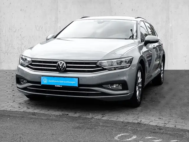 Volkswagen Passat view 2
