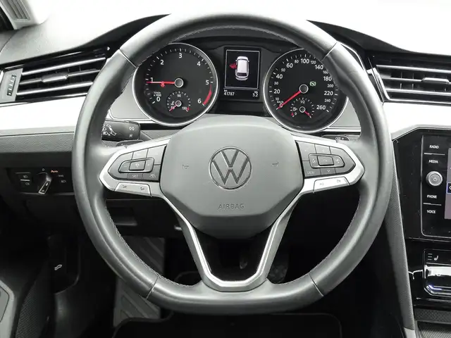 Volkswagen Passat view 12