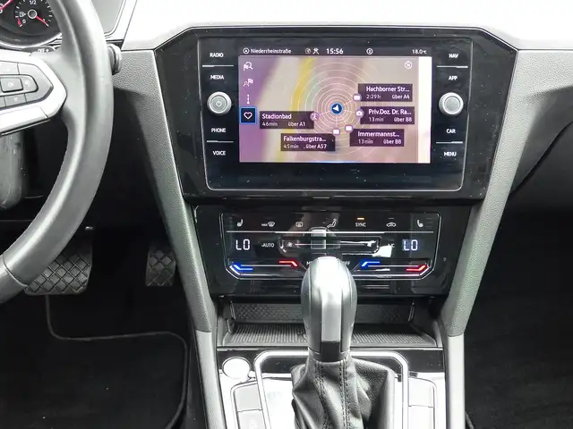 Volkswagen Passat view 10