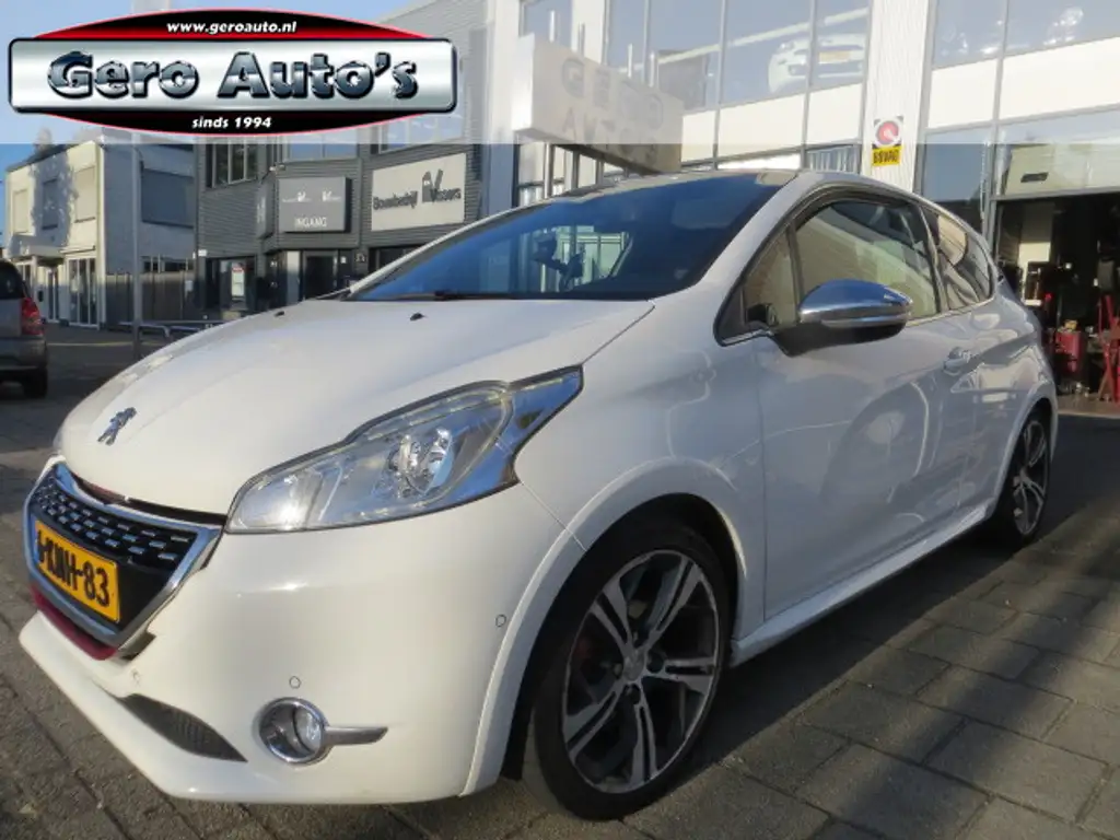 Peugeot 208 2013 из Европы — купить под ключ