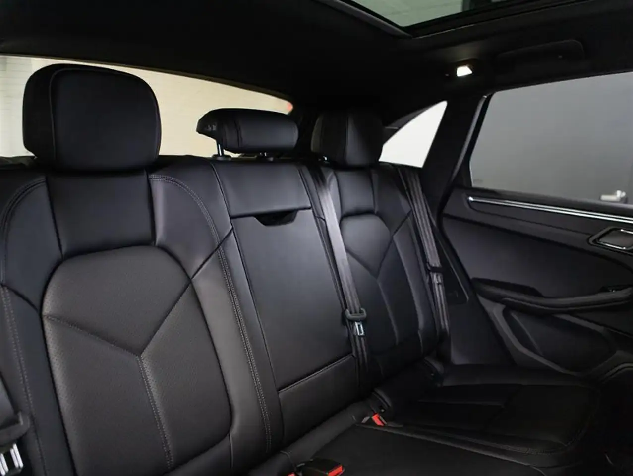 Porsche Macan снимка Porsche Macan