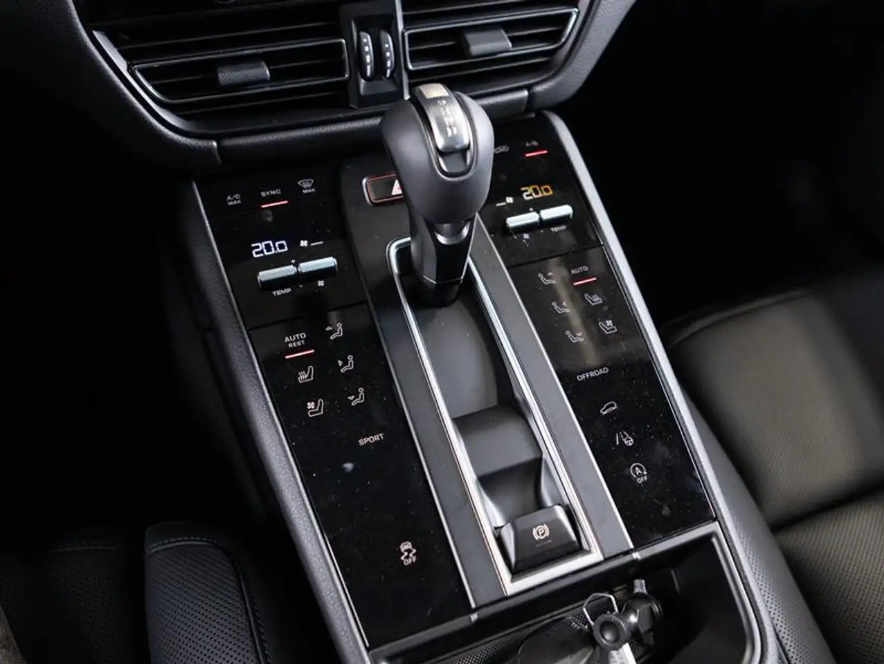 Porsche Macan снимка Porsche Macan
