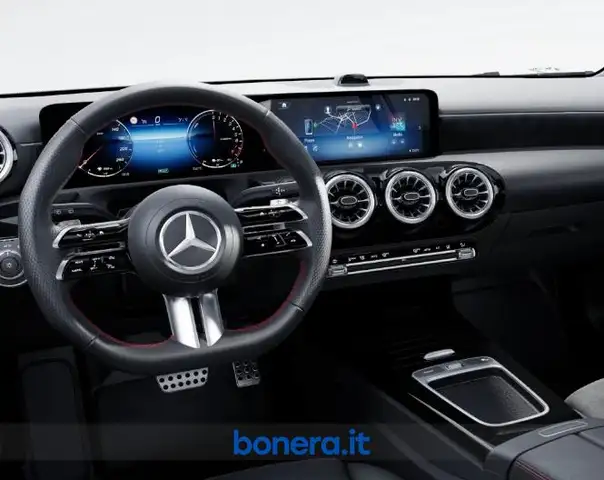 Mercedes-Benz 250 view 6