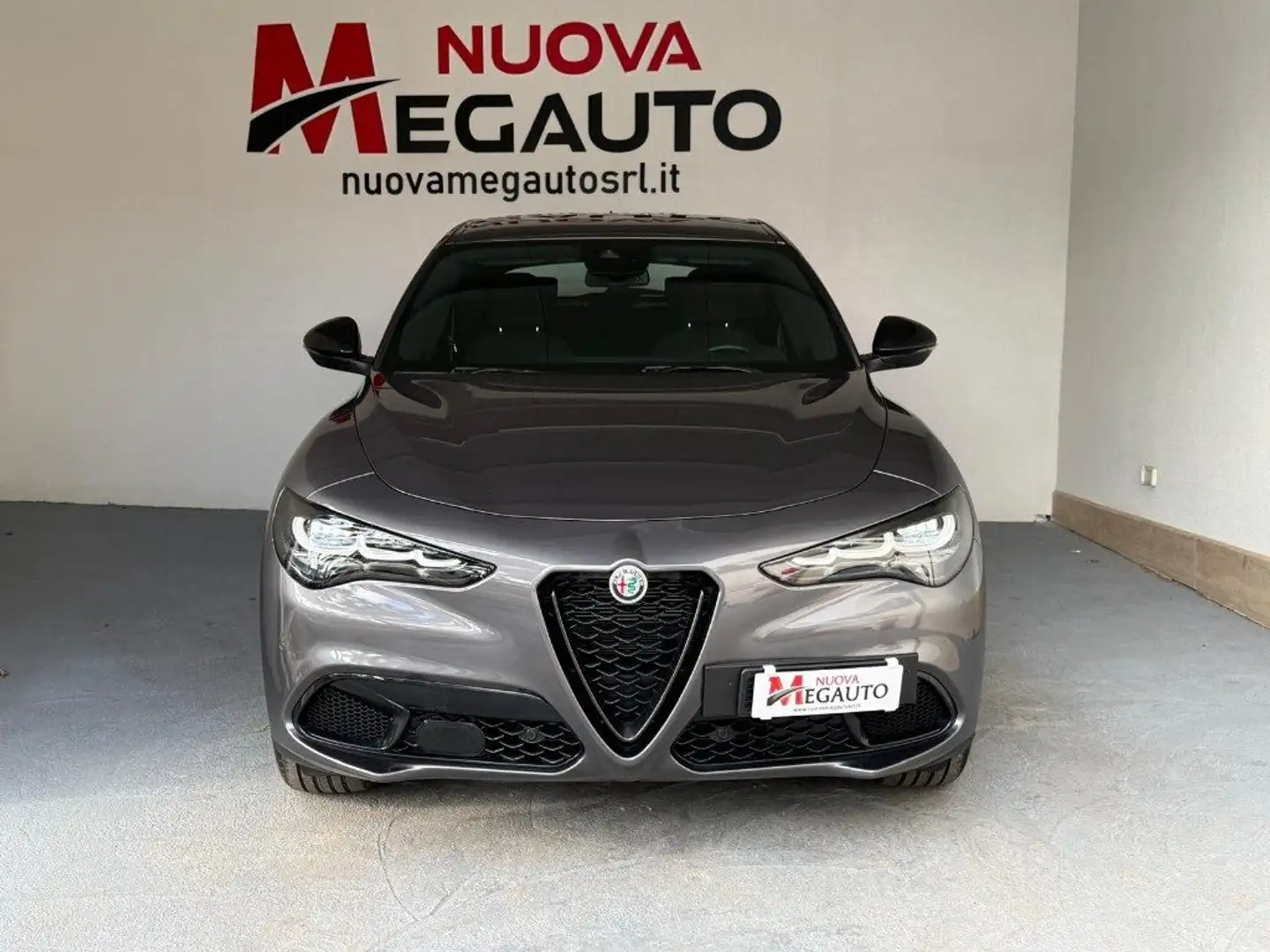 Alfa Romeo Stelvio 2.2 Turbodiesel 160 CV AT8 RWD Sprint Gris - 2