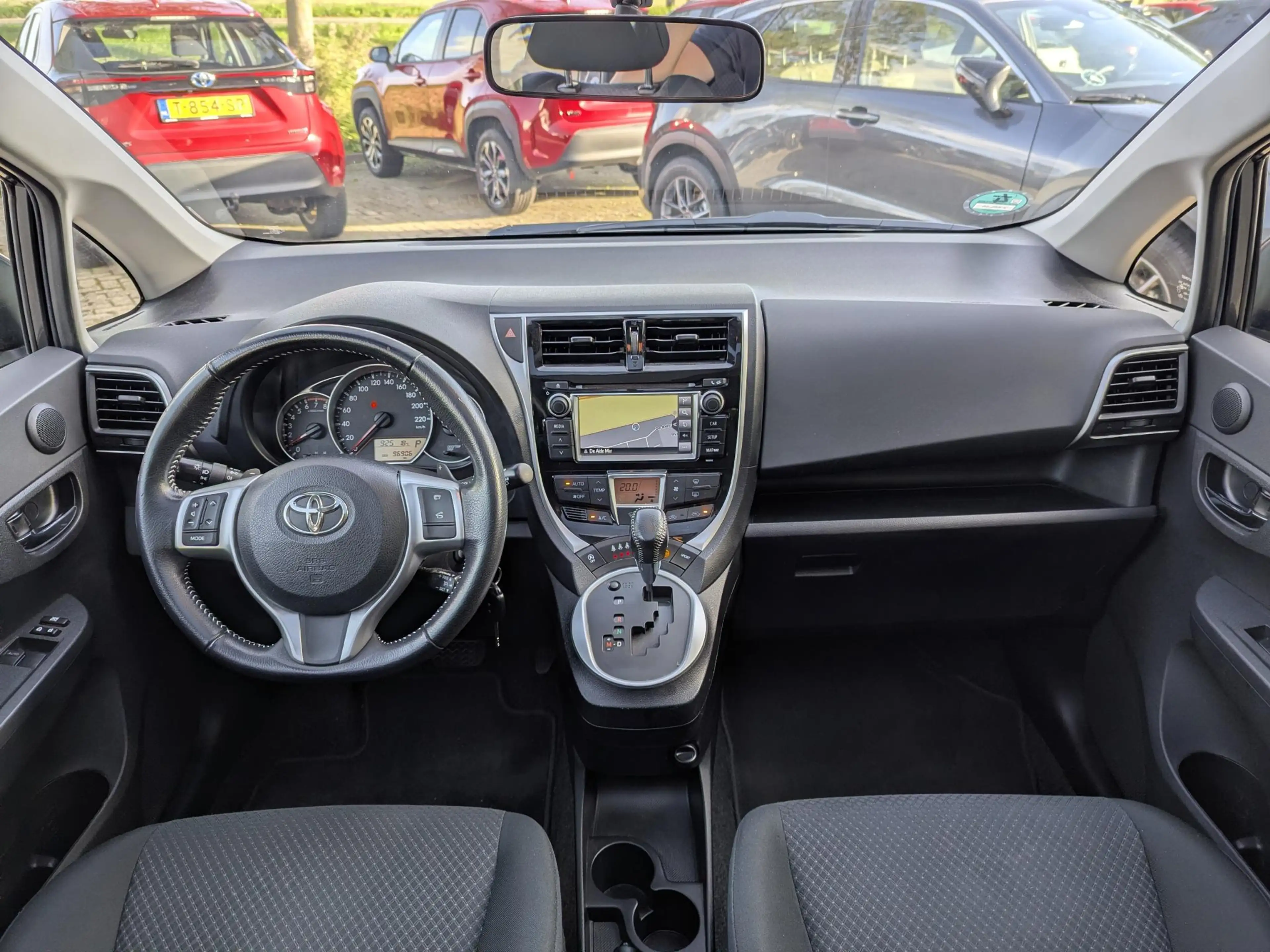 Toyota Verso-S 1.3 VVT-i Trend | Trekhaak | Pano | Cruise | Clima — photo 3