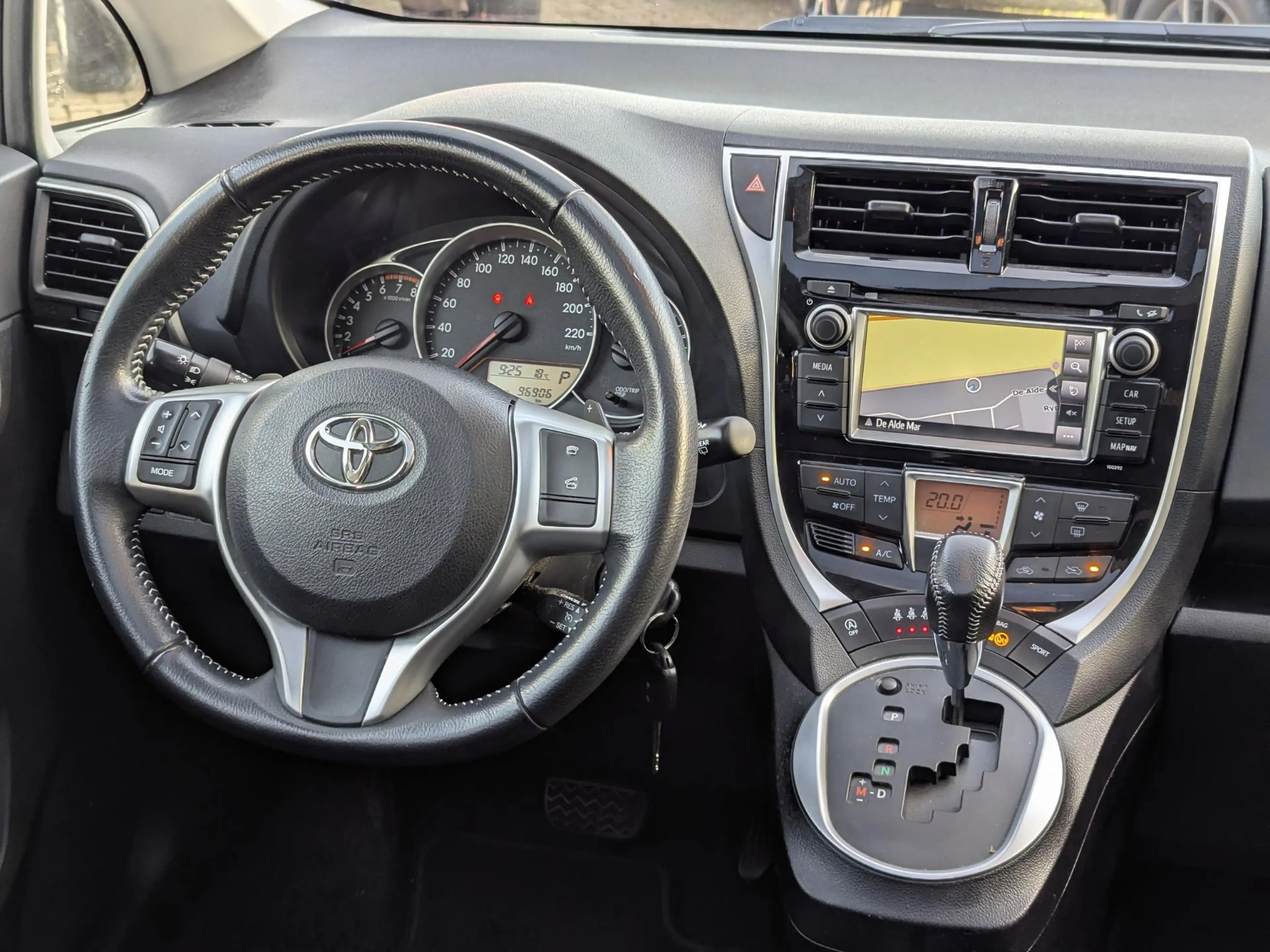 Toyota Verso-S 1.3 VVT-i Trend | Trekhaak | Pano | Cruise | Clima — photo 15