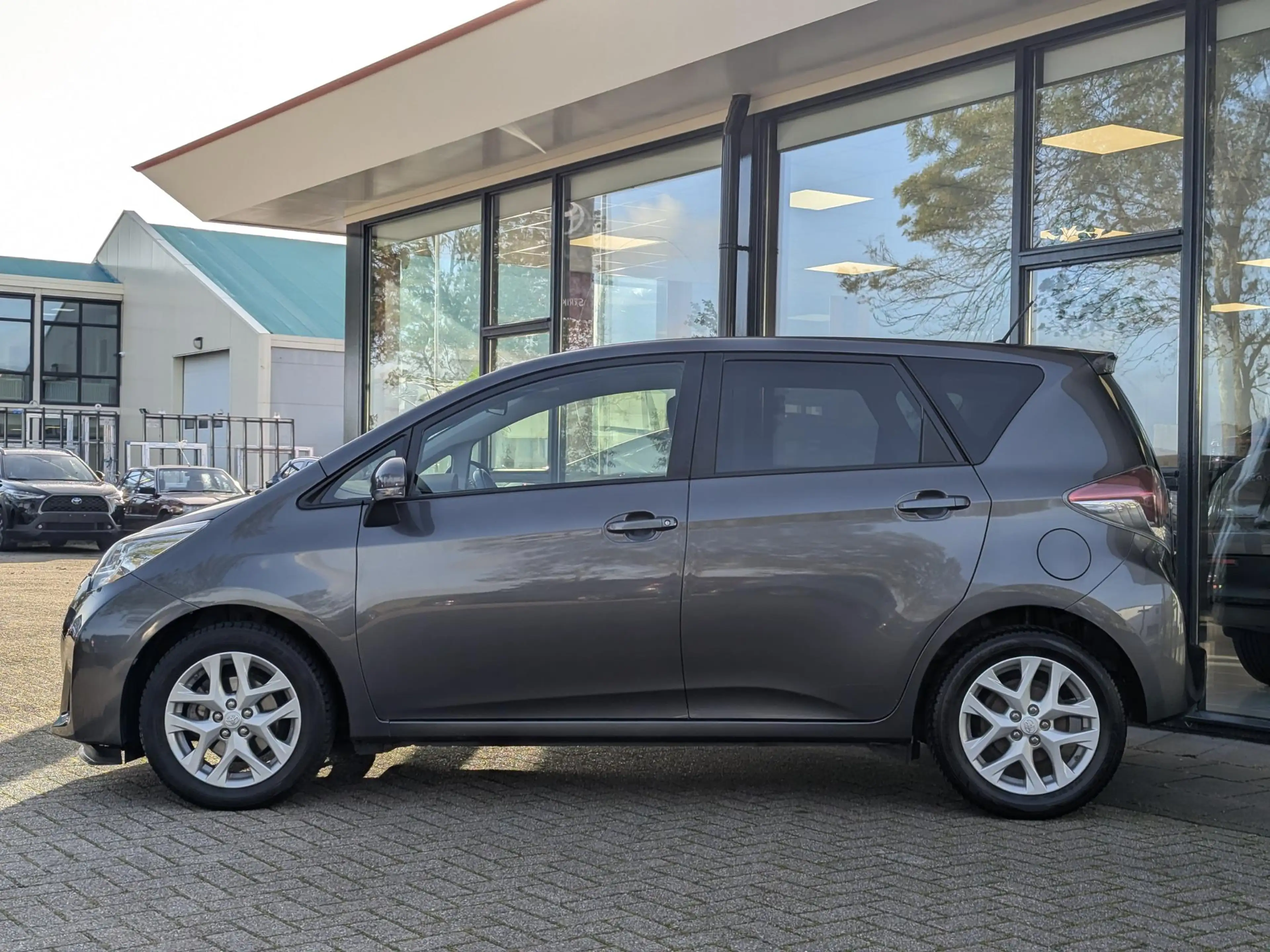 Toyota Verso-S 1.3 VVT-i Trend | Trekhaak | Pano | Cruise | Clima — photo 8