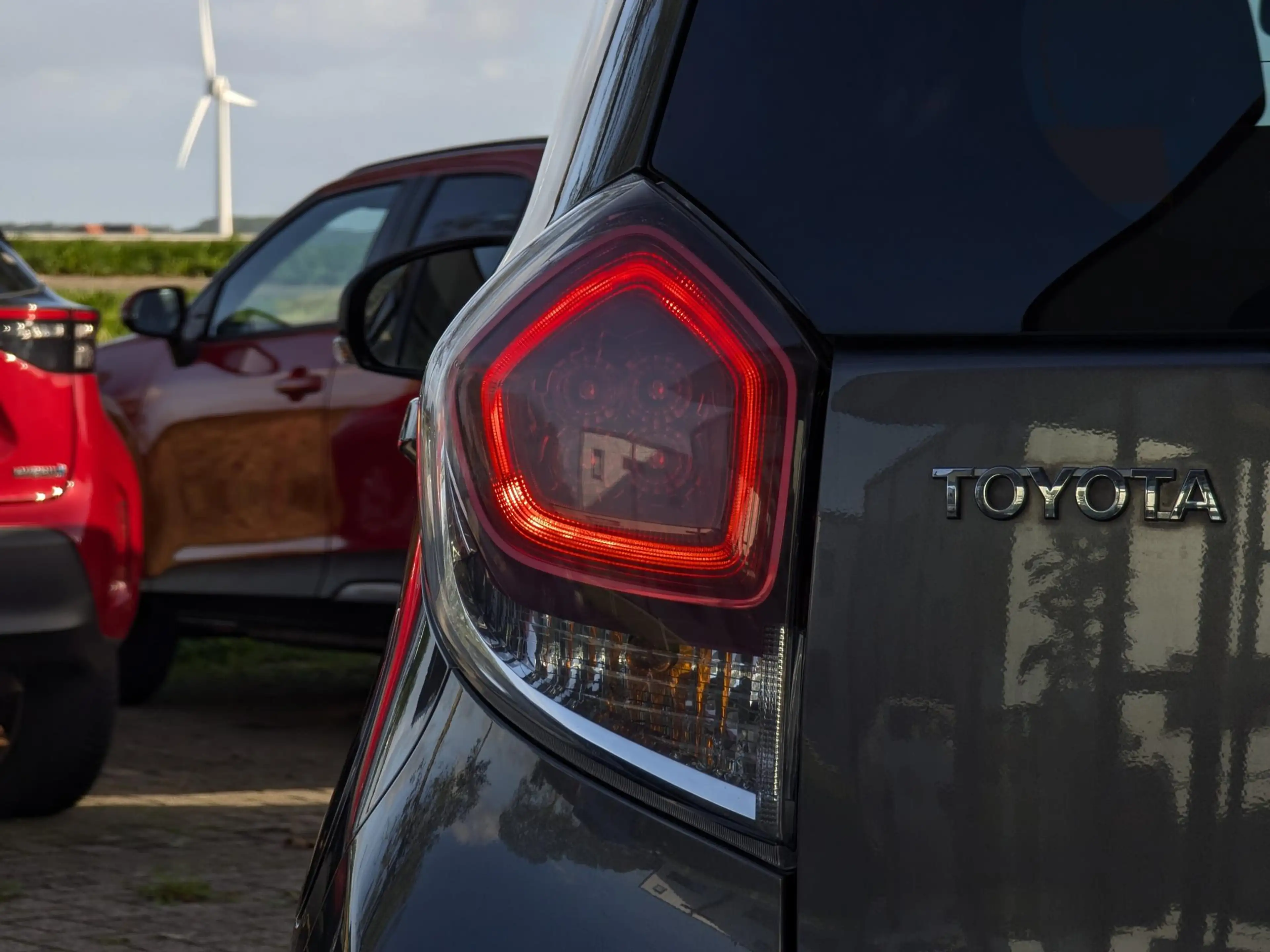 Toyota Verso-S 1.3 VVT-i Trend | Trekhaak | Pano | Cruise | Clima — photo 10